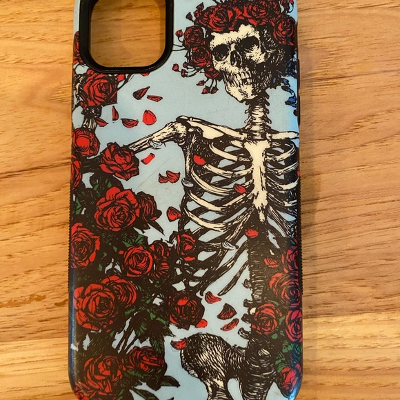 Skeleton and Roses I Phone 11 Case - Picture 1 of 2